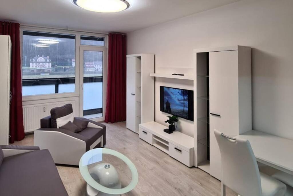 Utulny Apartman V Centru, S Krasnym Vyhledem Decin Luaran gambar